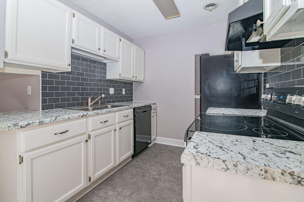 916 Bradley Bell Dr - Photo 7 of 18