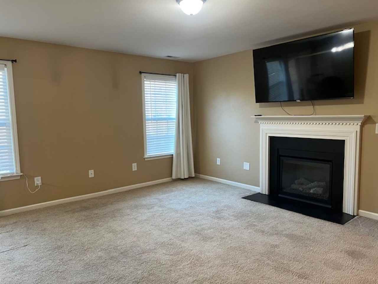 68 Bicentennial Way - Photo 3 of 35