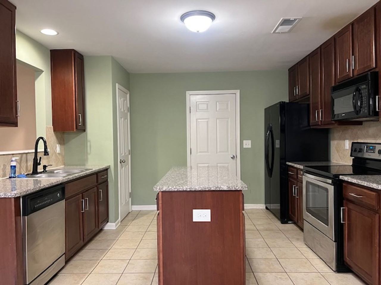 68 Bicentennial Way - Photo 6 of 35