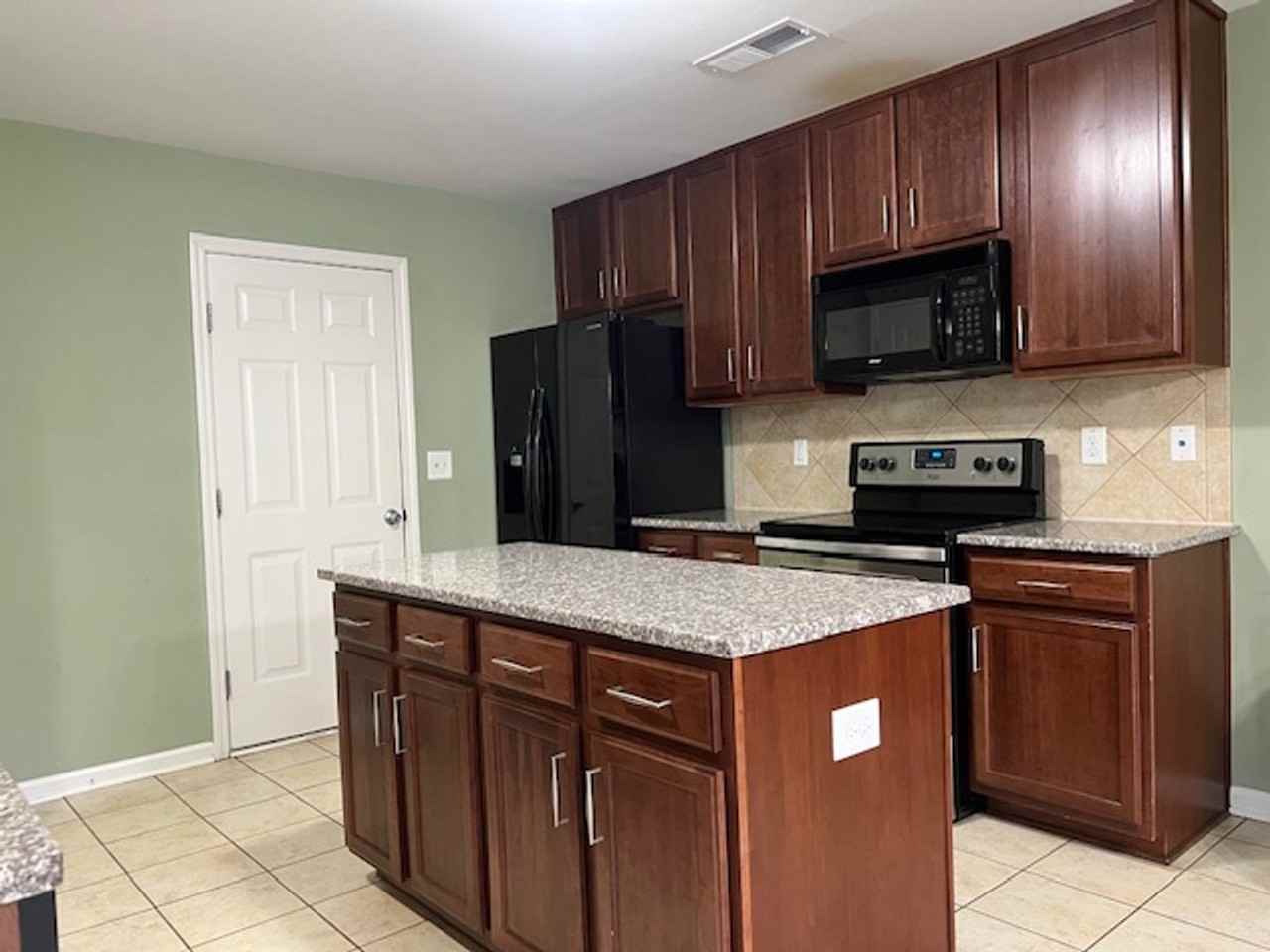 68 Bicentennial Way - Photo 7 of 35