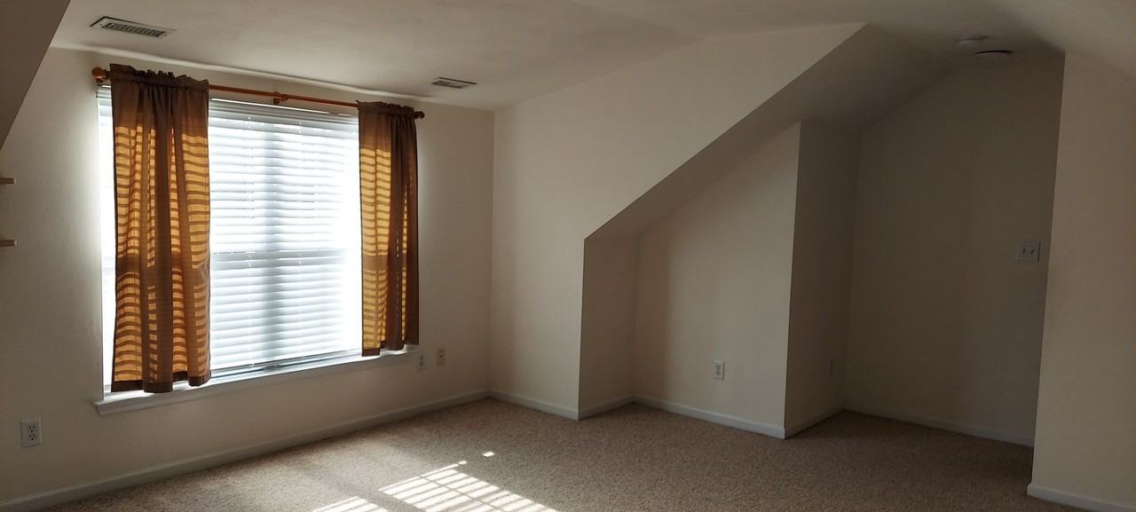 205 Deanes Station Rd - Photo 7 of 18