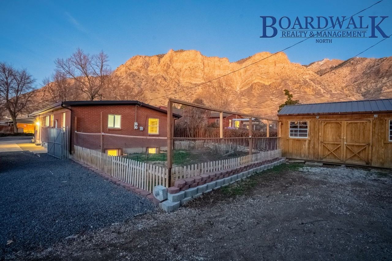 1287 Douglas St - Photo 4 of 24