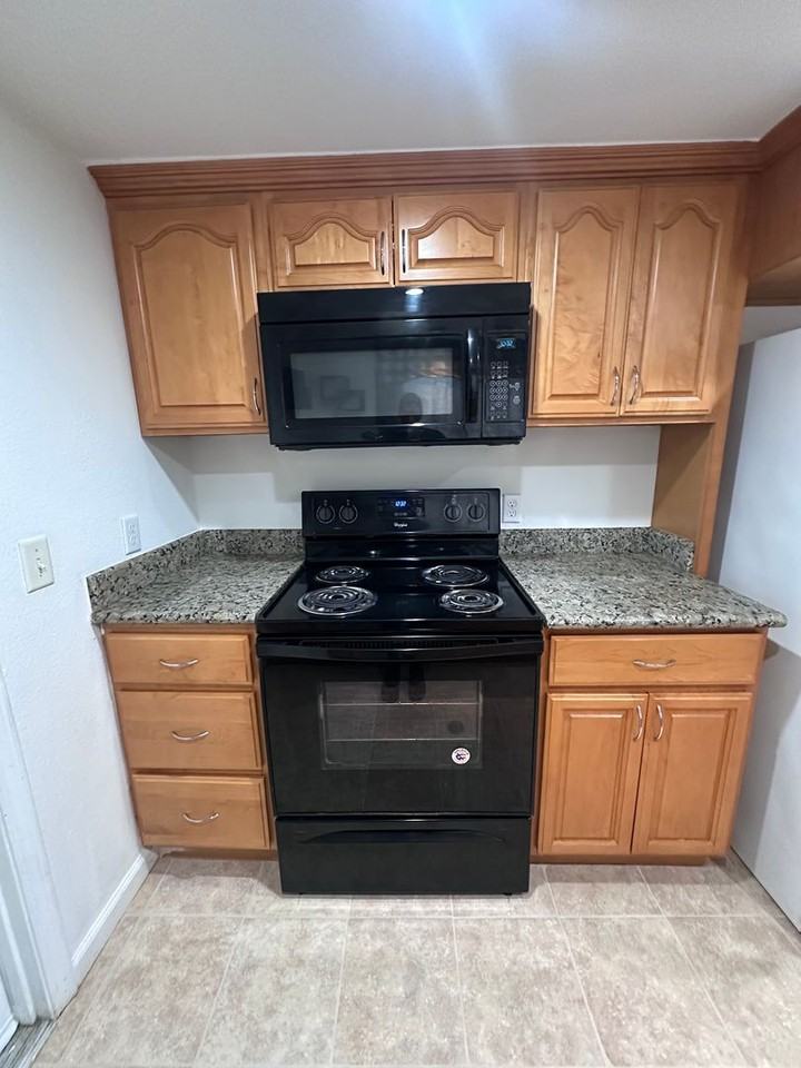 534 Ash St - Photo 6 of 24