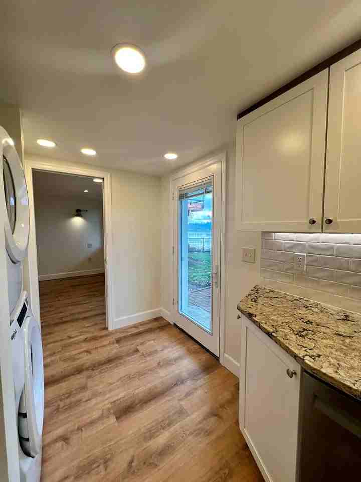 2061 E Bay Dr Ne - Photo 4 of 28