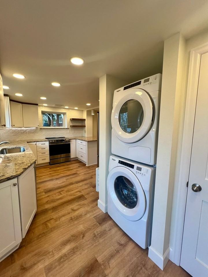 2061 E Bay Dr Ne - Photo 5 of 28