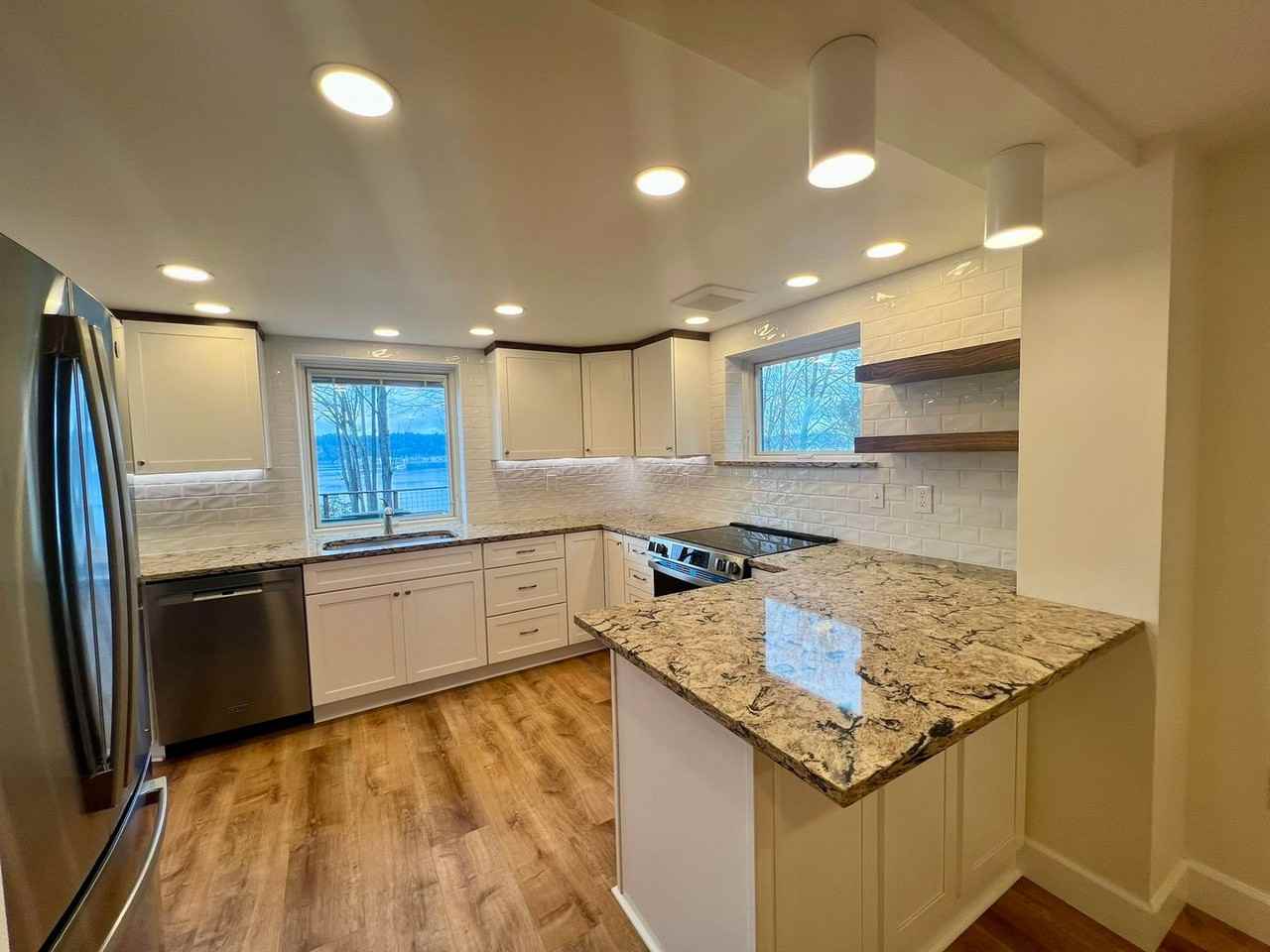 2061 E Bay Dr Ne - Photo 6 of 28