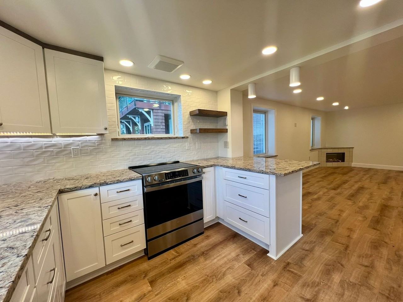 2061 E Bay Dr Ne - Photo 7 of 28