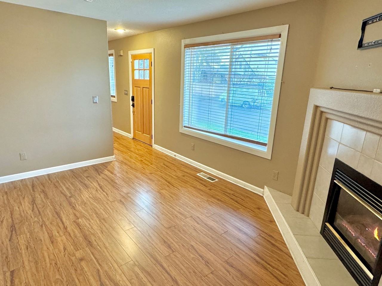 321 N Mason St - Photo 6 of 29