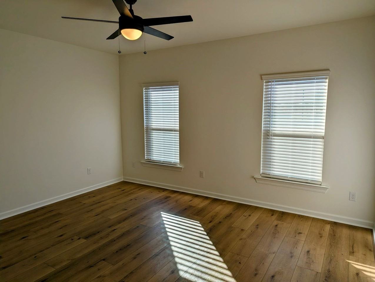 102 Tatum Ln - Photo 6 of 21