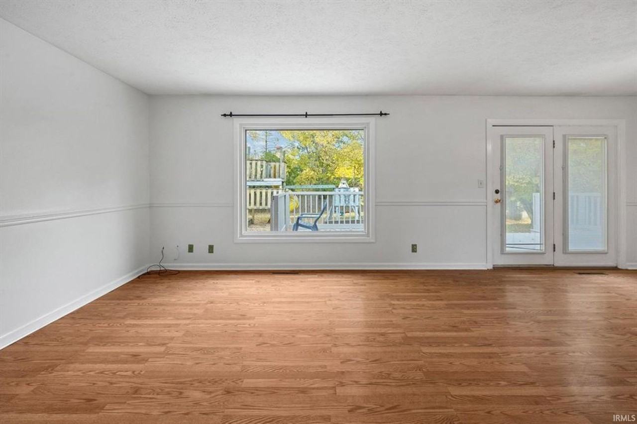 624 Kent Ave - Photo 3 of 31