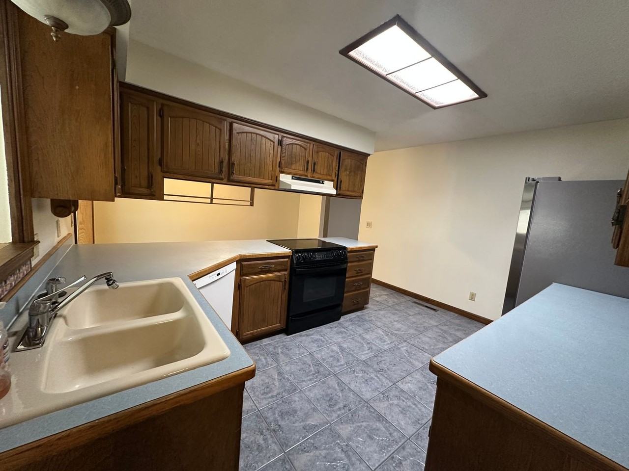 3116 W Countryside Ct - Photo 3 of 7