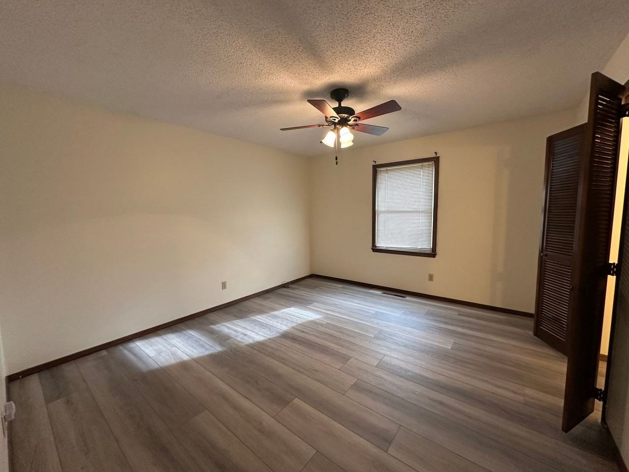 3116 W Countryside Ct - Photo 5 of 7