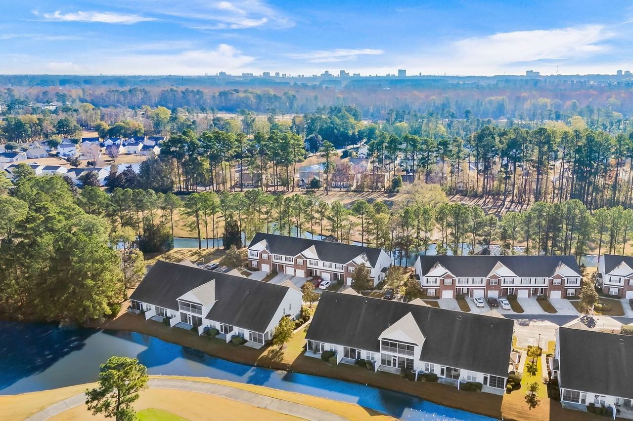 201 Connemara Dr - Photo 5 of 50