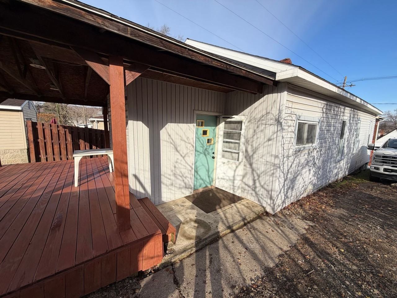 46 S Kendall Ave - Photo 4 of 16