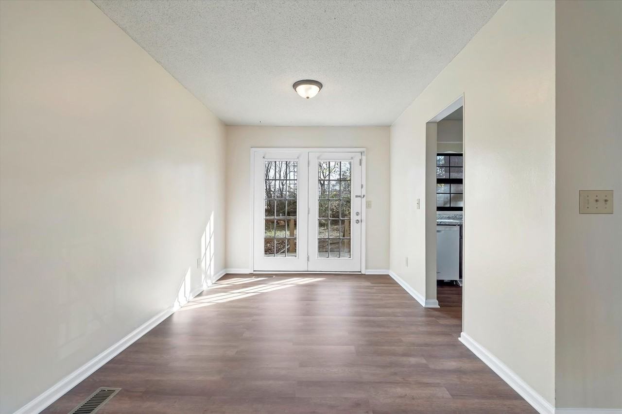 1304 Dupwe Dr - Photo 4 of 16