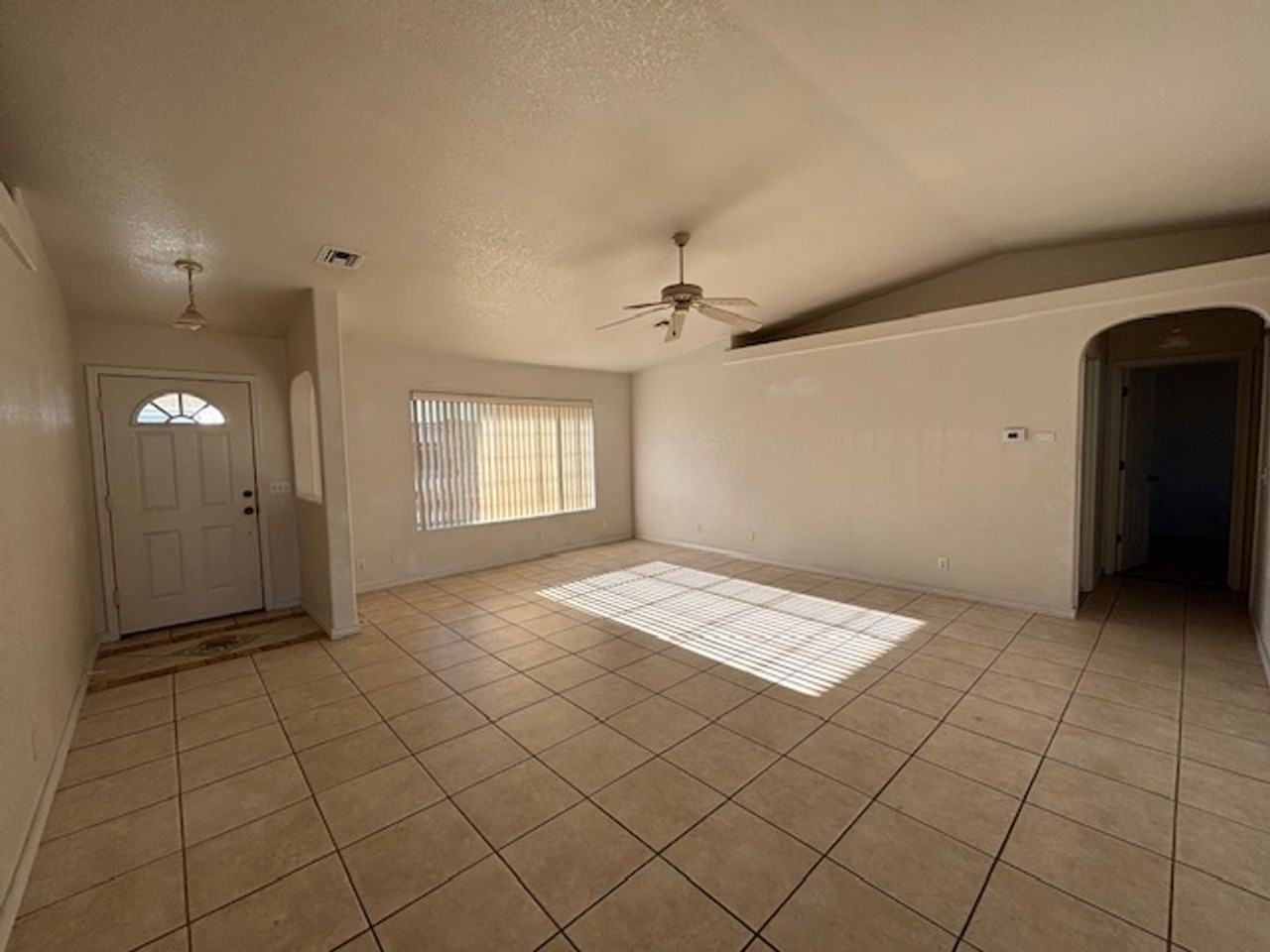 2835 Jasper Dr - Photo 3 of 12