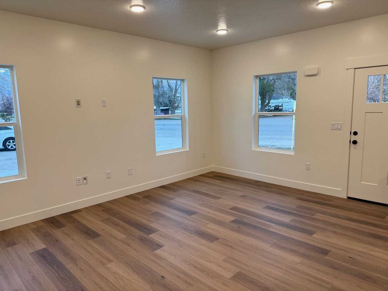 240 Dan St - Photo 2 of 21