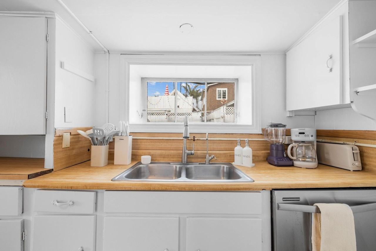 BONAIR-DUPLEX - Photo 5 of 50