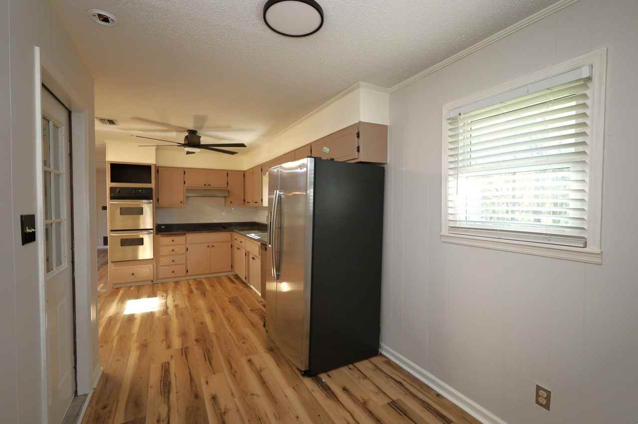 282 Parkview Cir - Photo 5 of 14