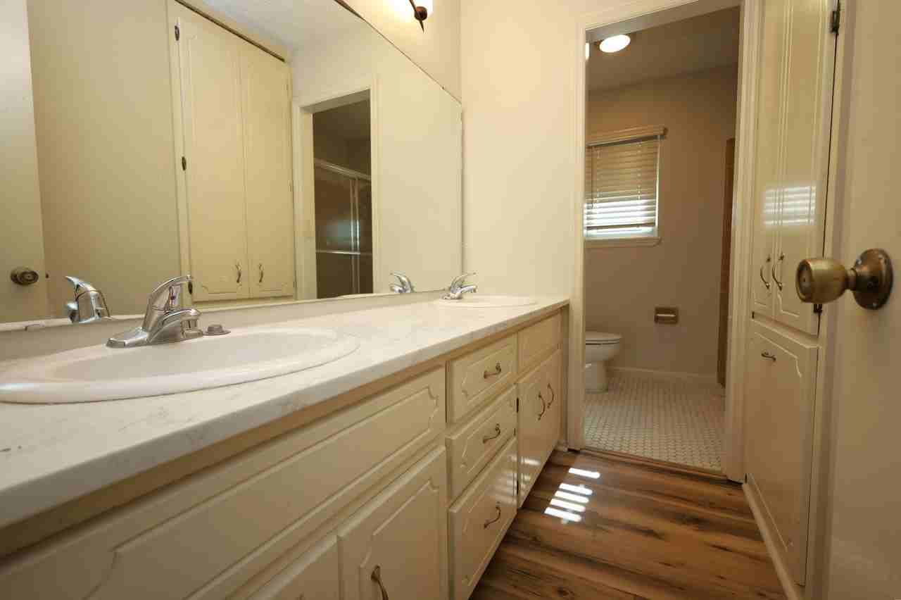 282 Parkview Cir - Photo 6 of 14