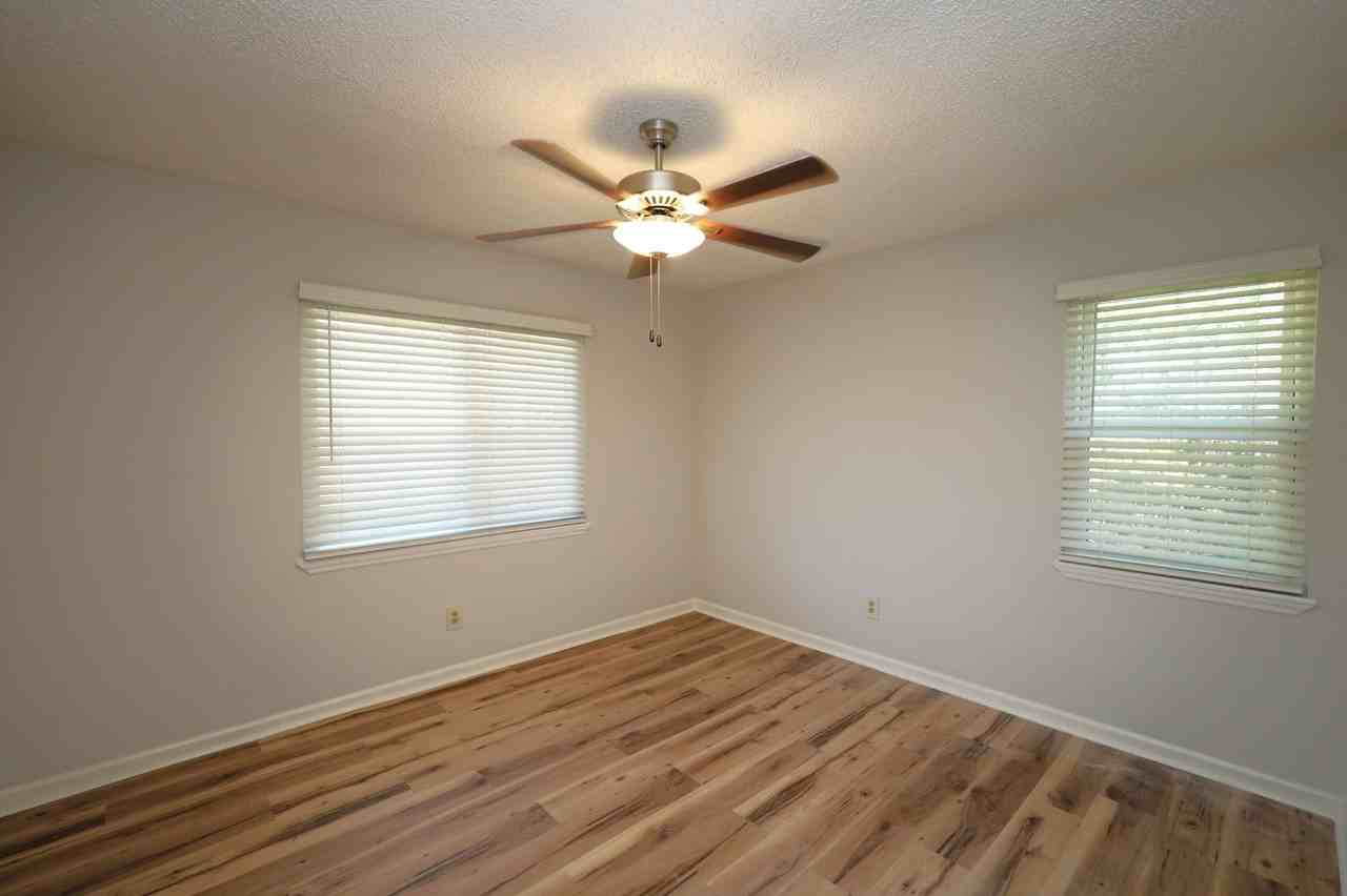 282 Parkview Cir - Photo 7 of 14