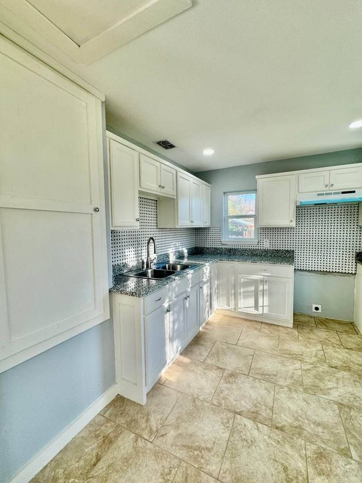 5421 Nelson Ln - Photo 4 of 14