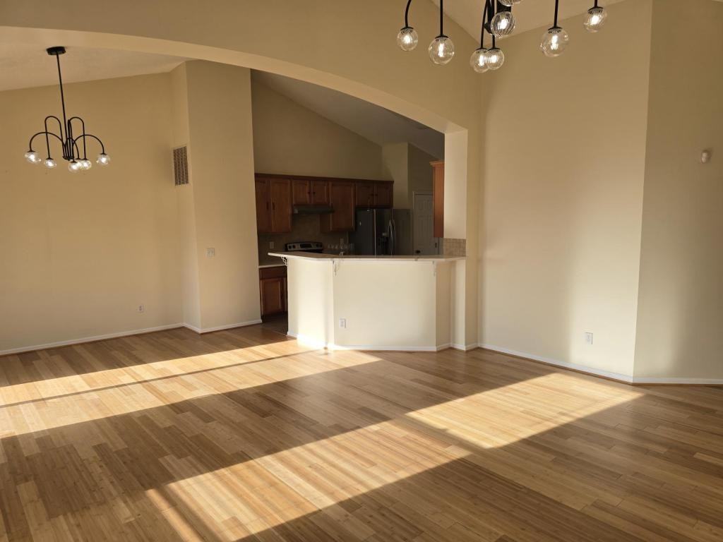 4909 Ne 78th St - Photo 3 of 22