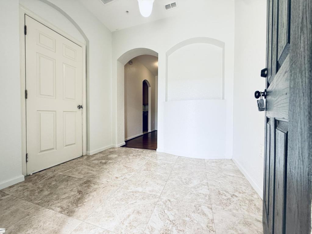 2983 Ashland Ln S - Photo 7 of 50