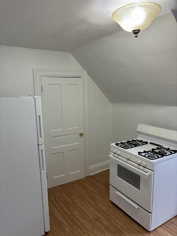 129 Mcginnis Ave Apt 3 - Photo 6 of 7