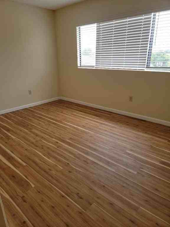 439 7th St - Photo 6 of 24