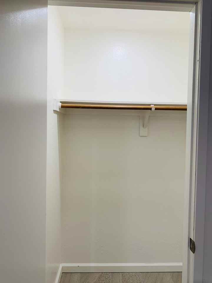 401 W Goshen Ave #B - Photo 7 of 14