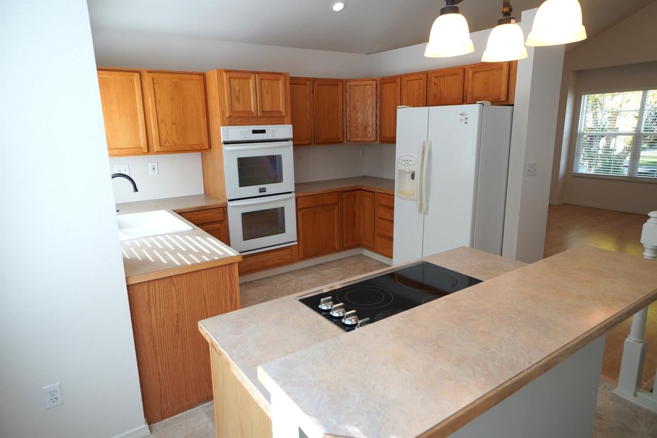 7527 W Lamplighter St - Photo 6 of 32