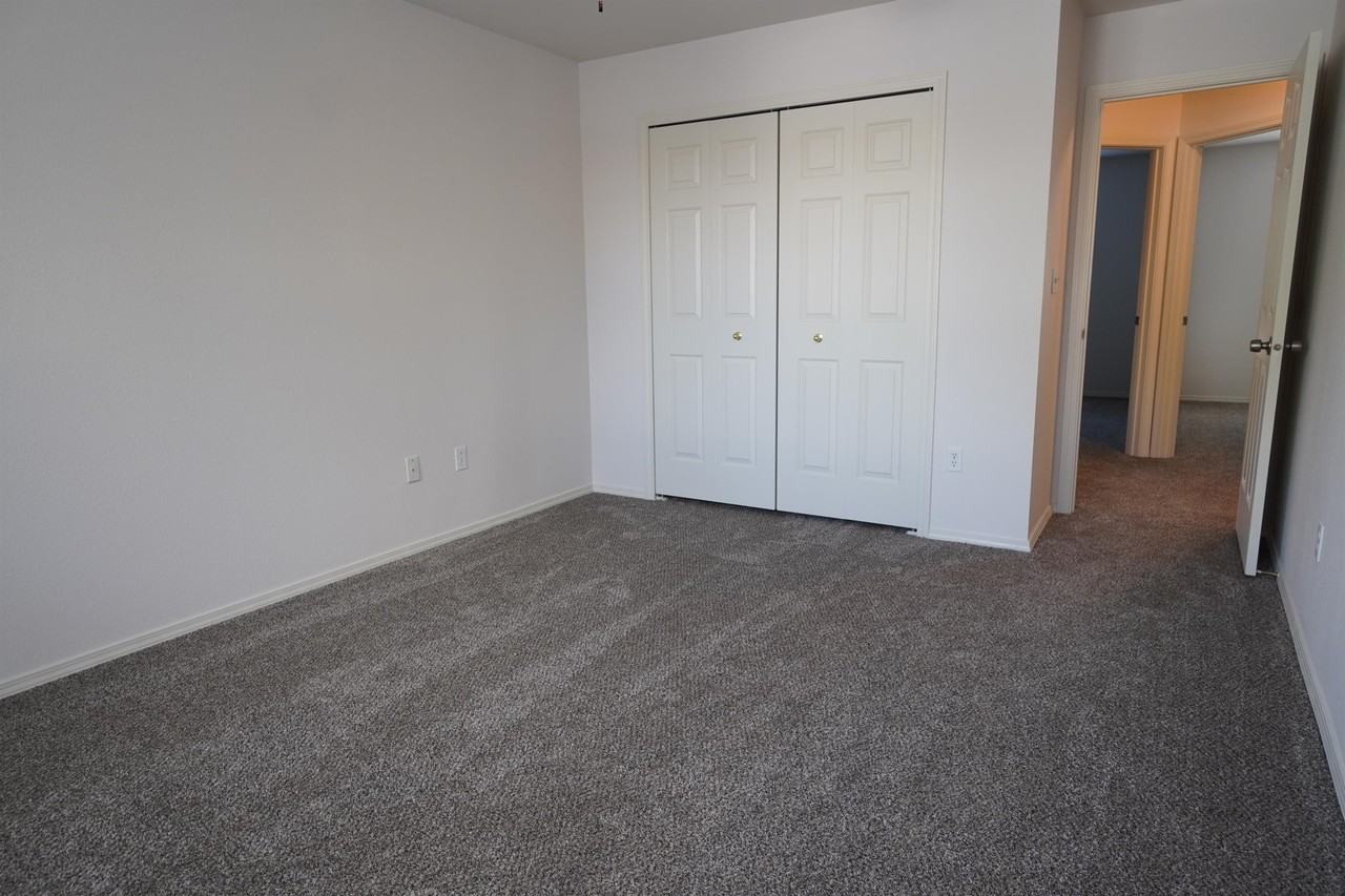 7527 W Lamplighter St - Photo 4 of 32