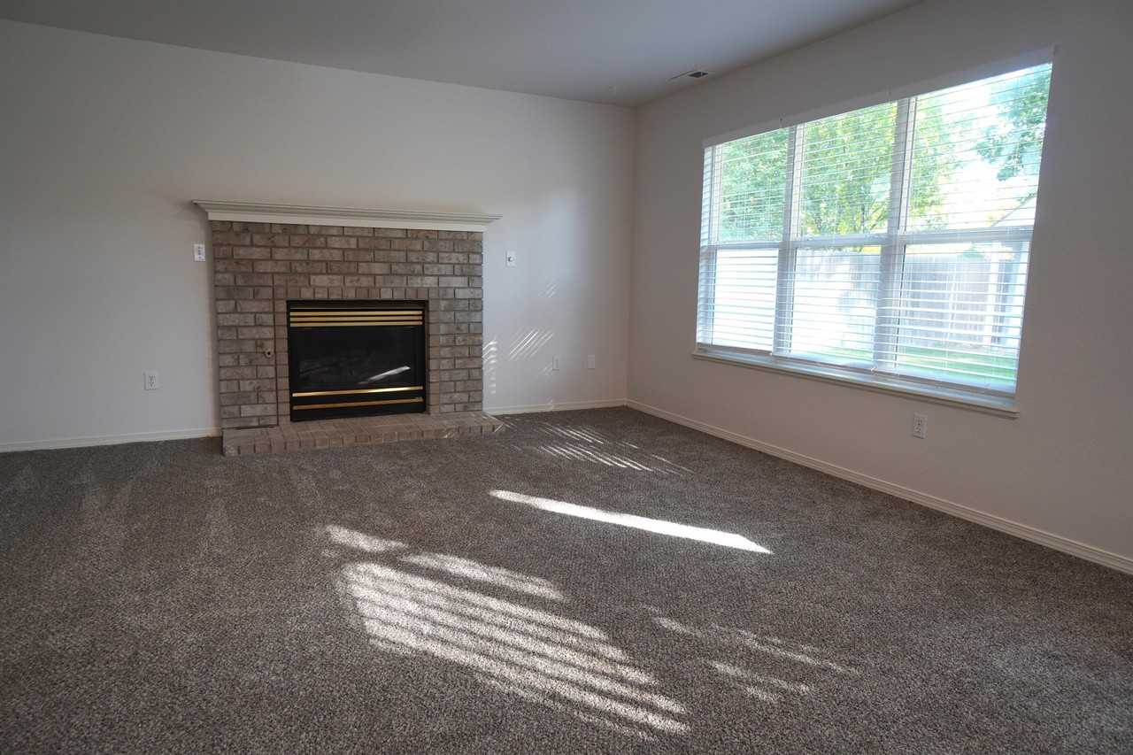 7527 W Lamplighter St - Photo 5 of 32