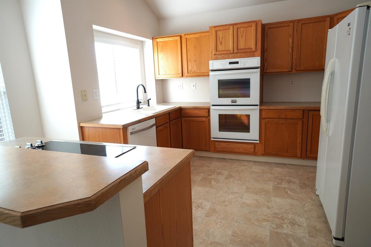 7527 W Lamplighter St - Photo 5 of 32