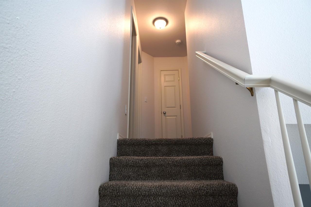 7527 W Lamplighter St - Photo 3 of 32