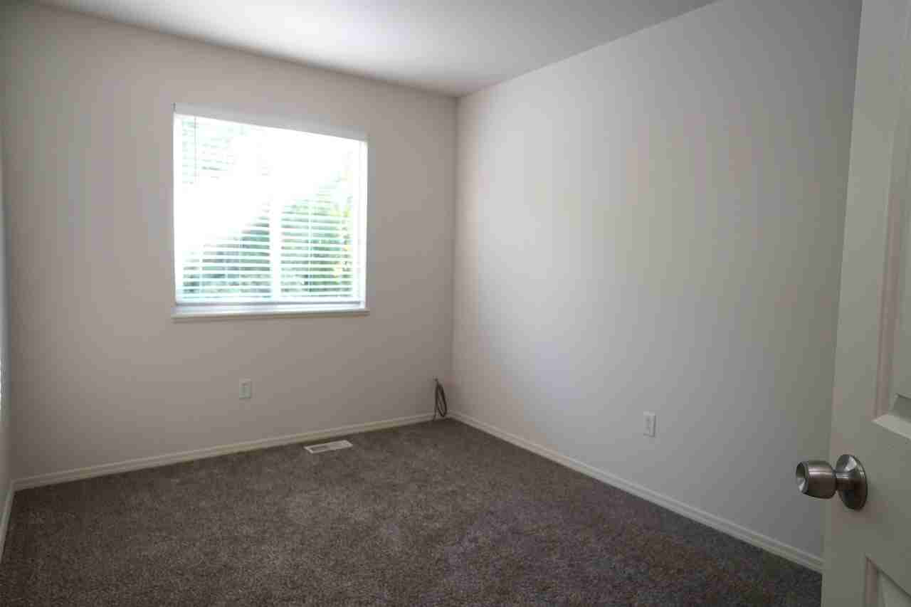 7527 W Lamplighter St - Photo 2 of 32