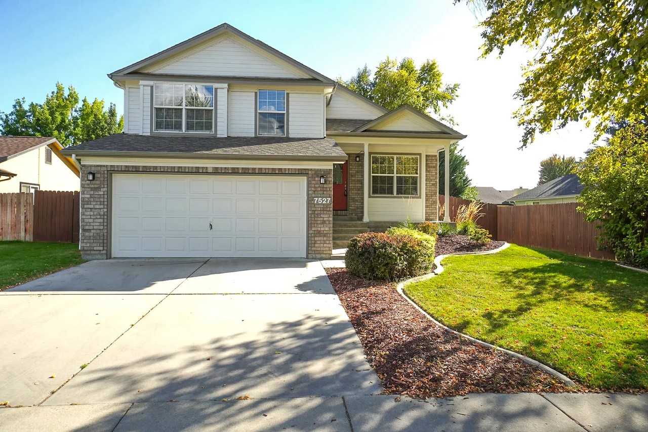 7527 W Lamplighter St - Photo 3 of 32