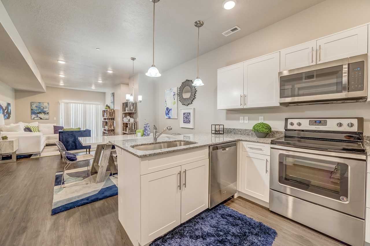 594 En #203 - Photo 5 of 12