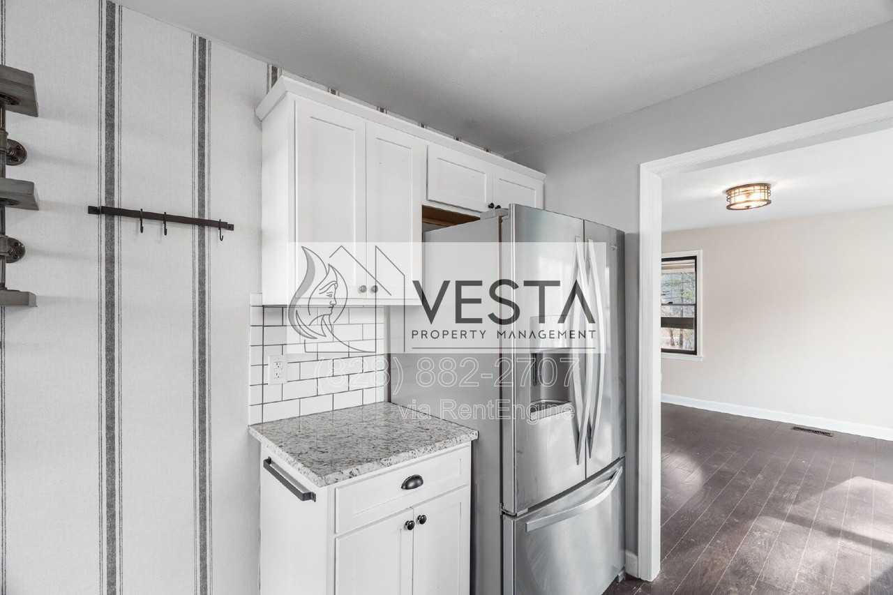 4 Riddle Rd - Photo 5 of 42