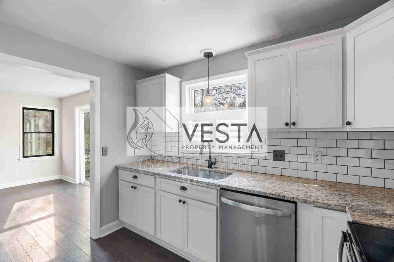 4 Riddle Rd - Photo 6 of 42