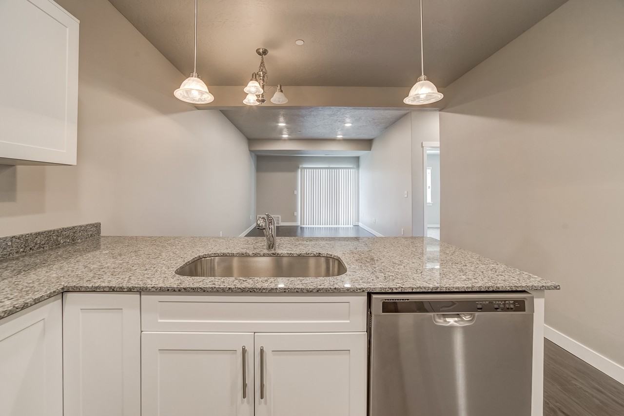 556 En #305 - Photo 4 of 11