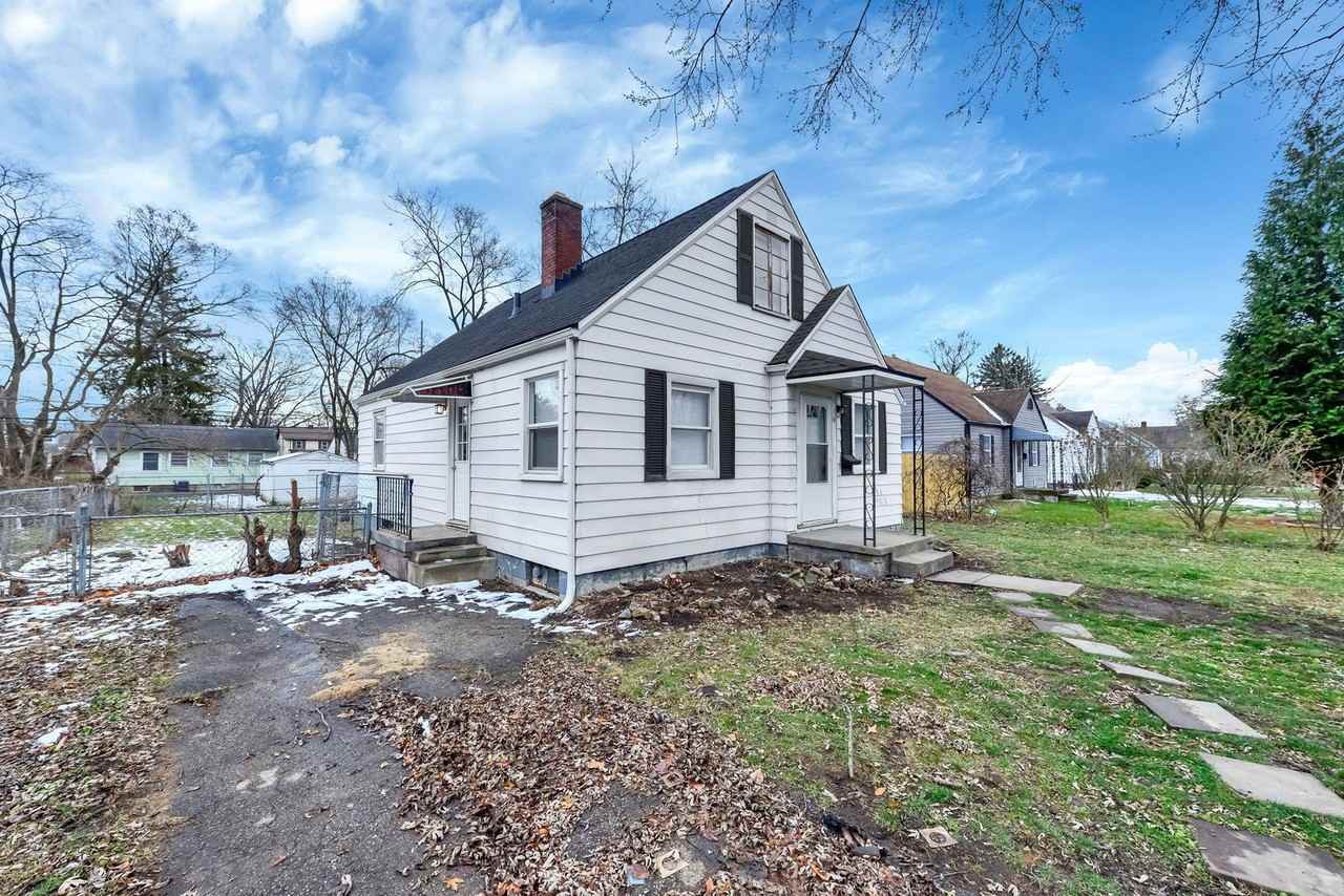 118 N Kellner Rd #1 - Photo 4 of 26