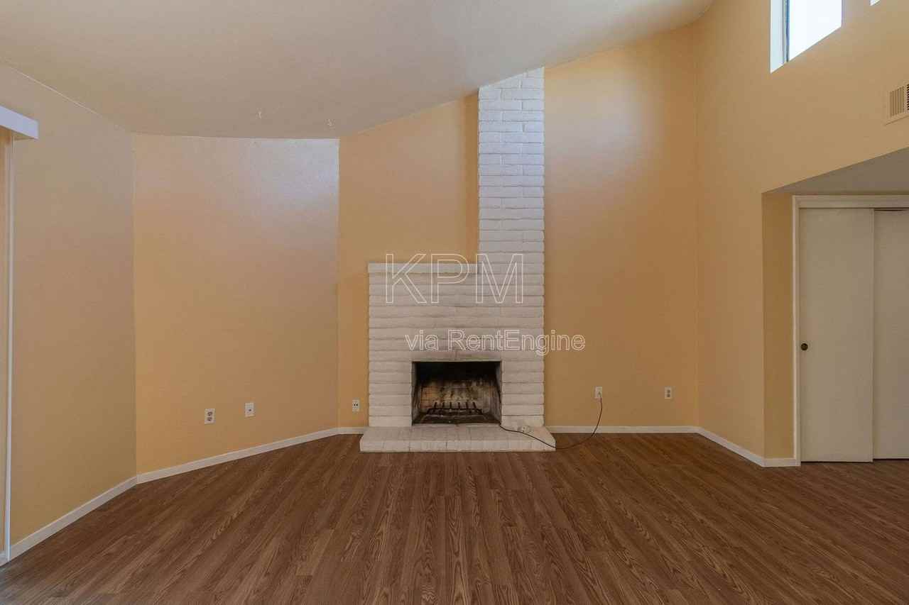 5528 Sandpiper Ct - Photo 4 of 21