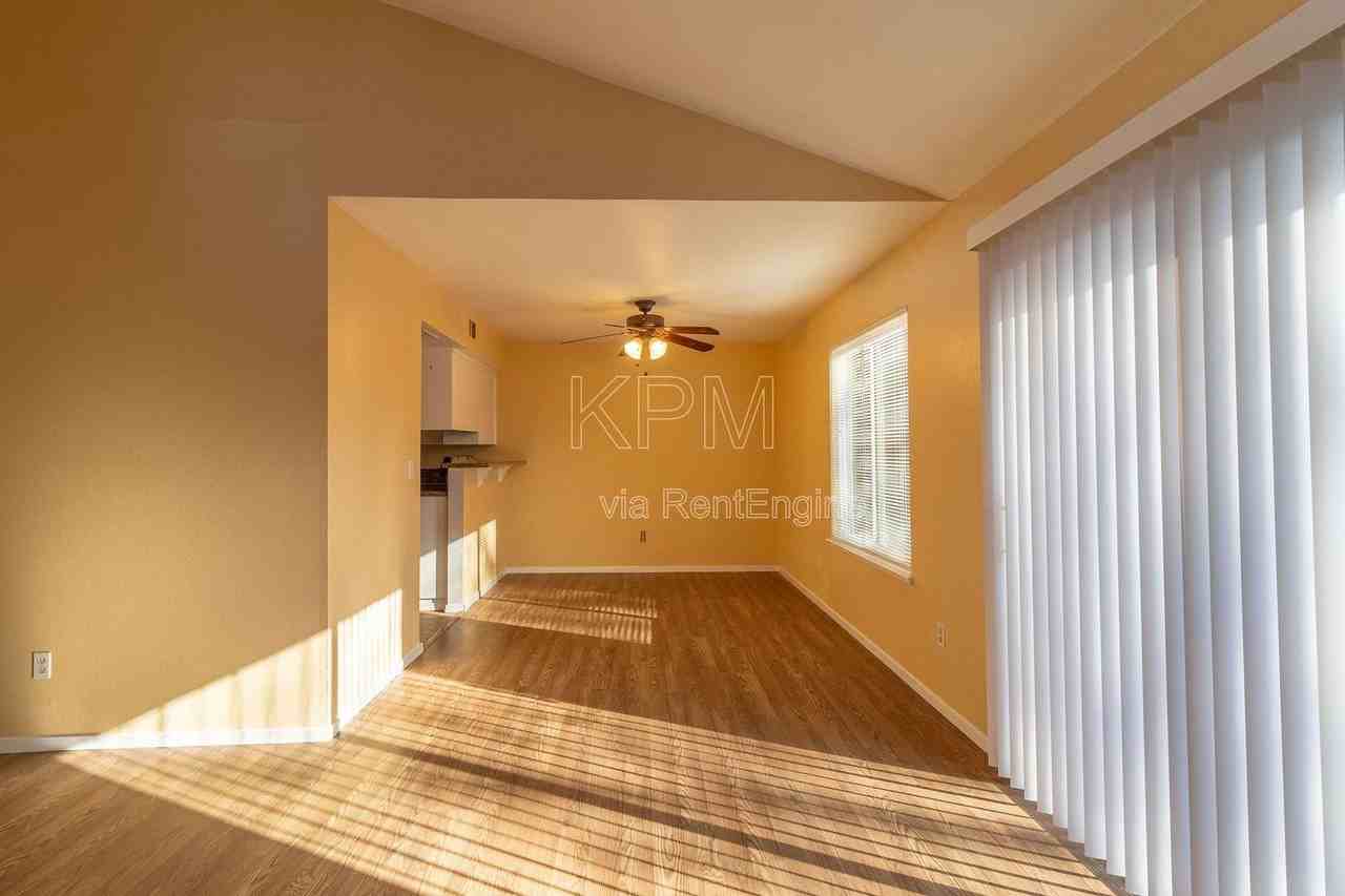 5528 Sandpiper Ct - Photo 6 of 21