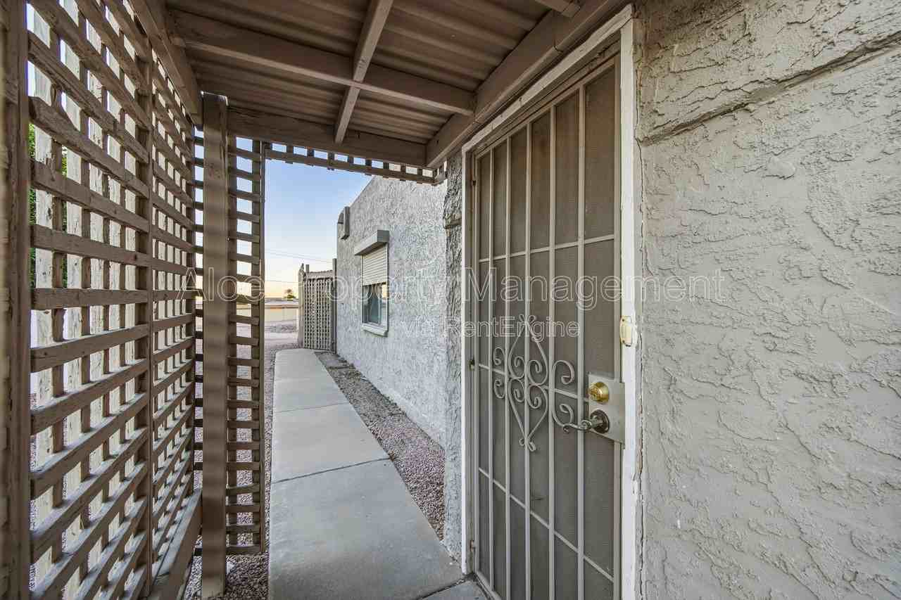 6120 E Augusta Cir - Photo 5 of 32