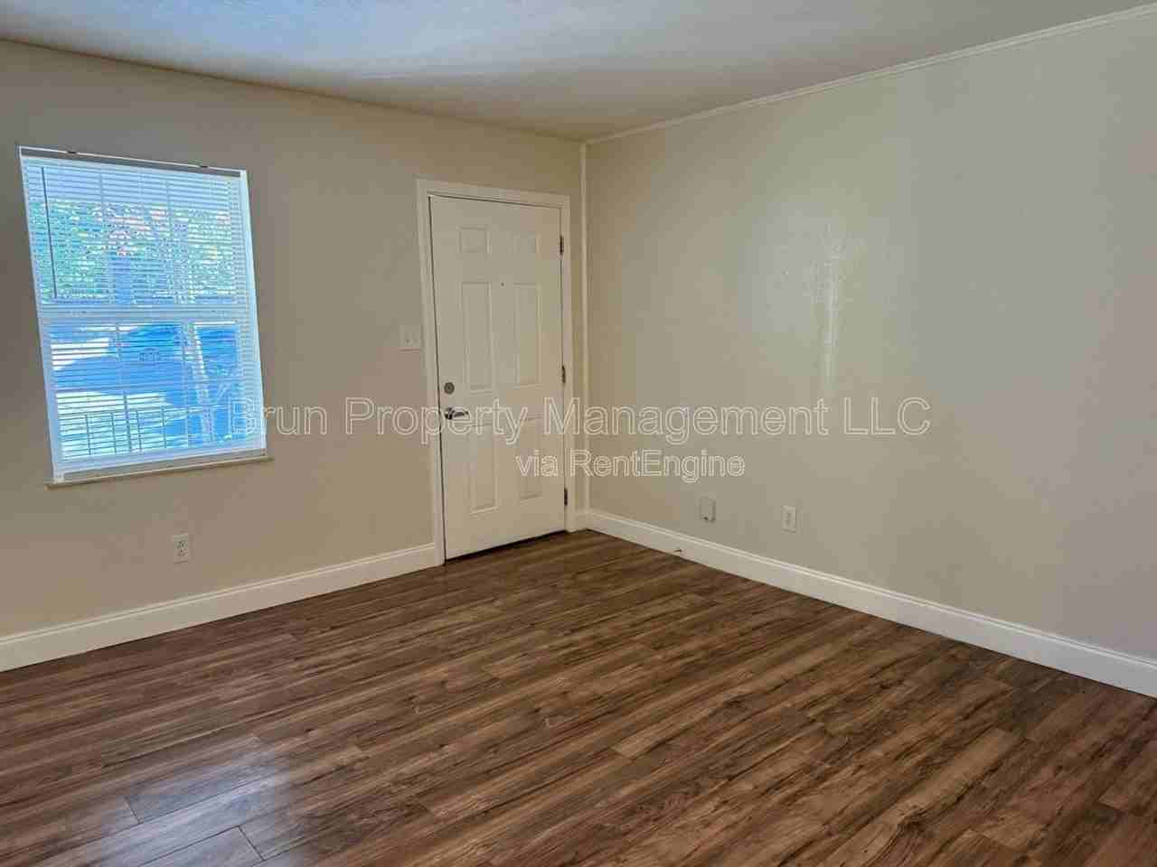 5540 N Broadway St #18 - Photo 5 of 20