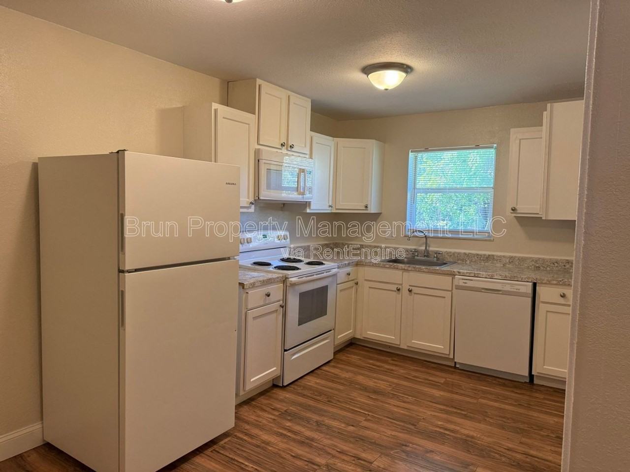 5540 N Broadway St #18 - Photo 7 of 20