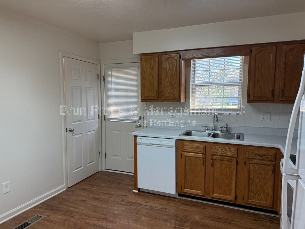 5036 Willoway Dr - Photo 6 of 22