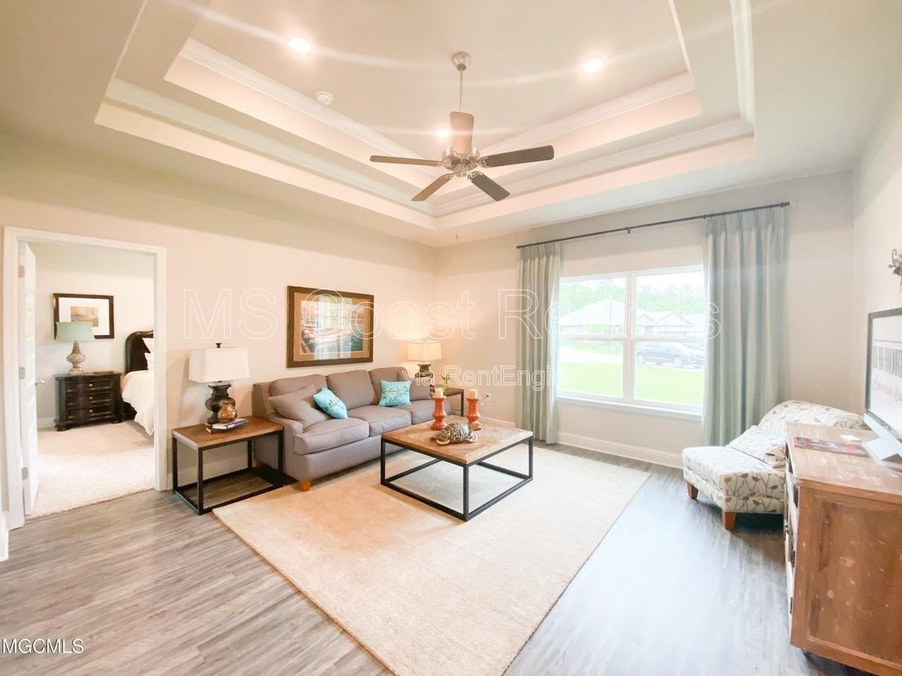 5504 Leeds Ln - Photo 2 of 20